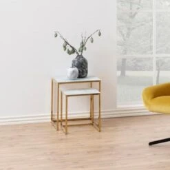 Set Van 2 Vierkante Bijzettafels Anika - Wit Marmer/ Goud