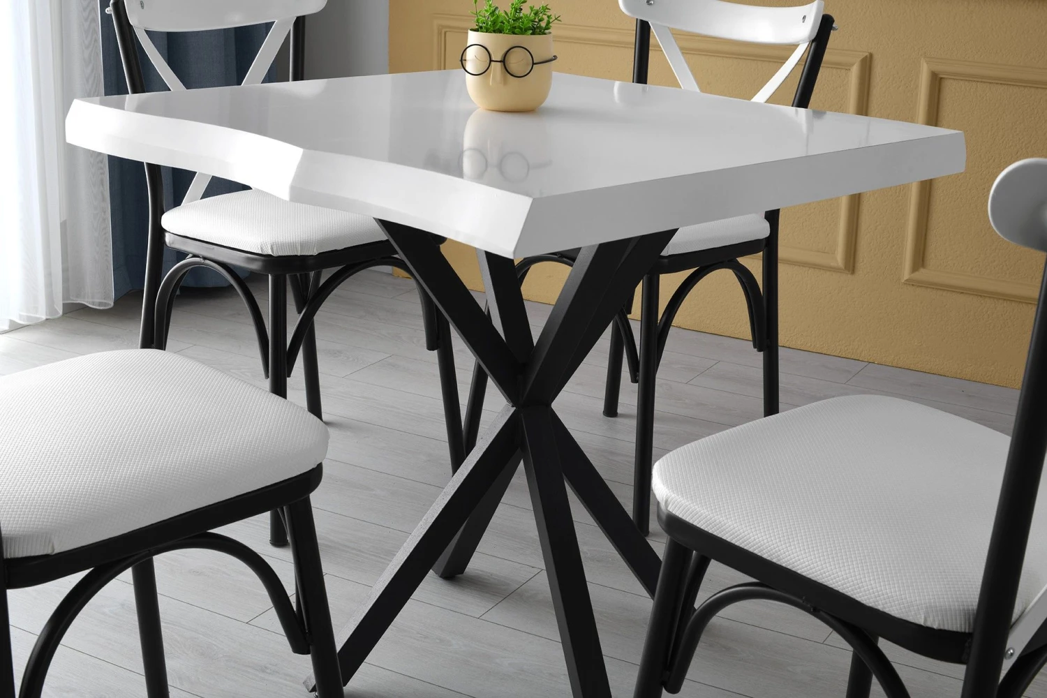 Witte Melamine Gecoate Eettafel Met Metalen Poten 5 Witte Melamine Gecoate Eettafel Met Metalen Poten - Afbeelding 5