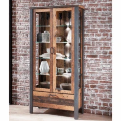 Vitrinekast Carthago 94cm 2 Deuren & 1 Lade - Oud Hout/antraciet 7 Vitrinekast Carthago 94cm 2 Deuren & 1 Lade - Oud Hout/antraciet -Emob Ontwerp zonder titel 2022 08 05T134208.115 3428